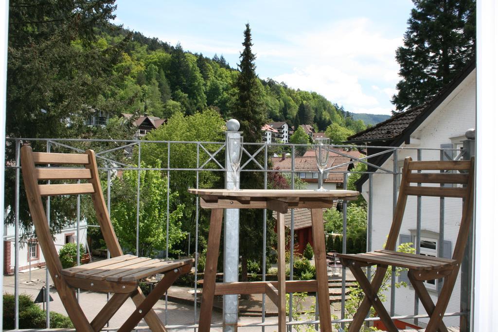 Gaestehaus Villa Lina Bad Herrenalb Bagian luar foto