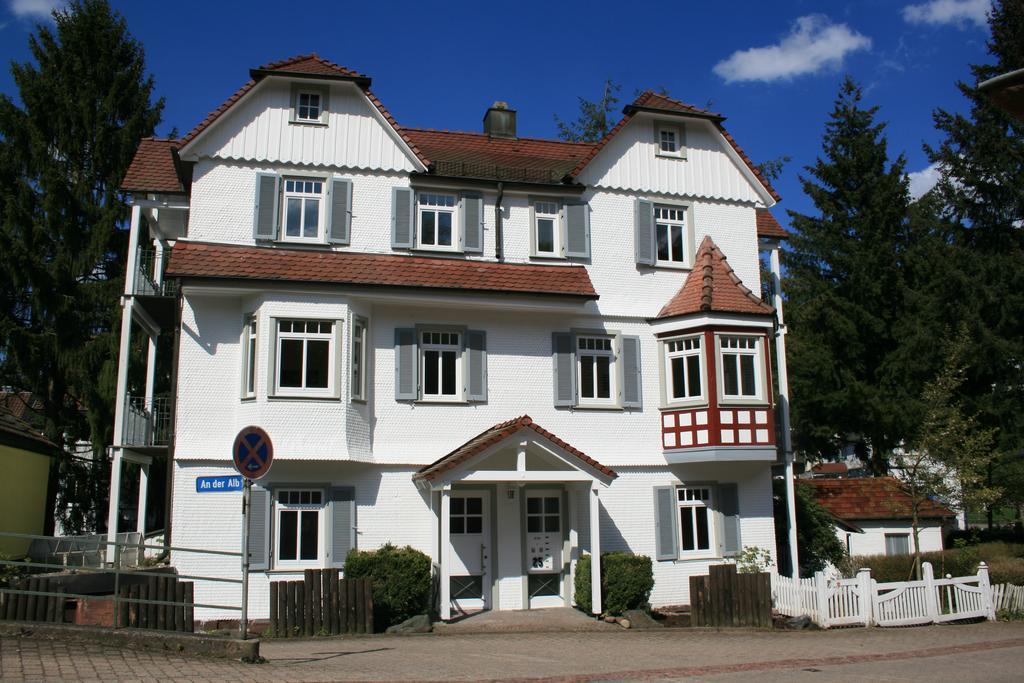 Gaestehaus Villa Lina Bad Herrenalb Bagian luar foto